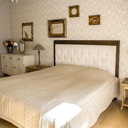 Central Apartment *
