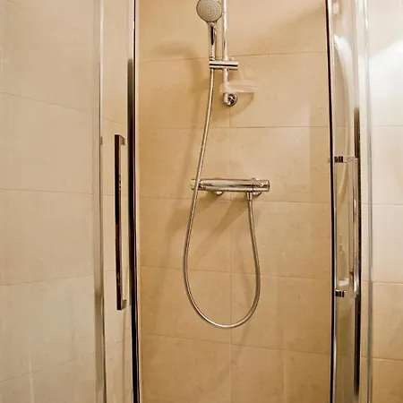 Gaono Free Parking *