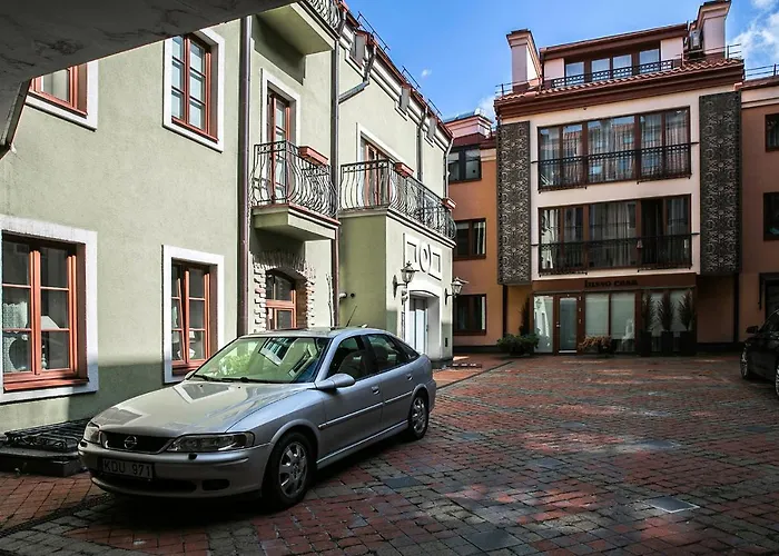 Gaono Free Parking Butas