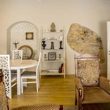 Διαμέρισμα Central Apartment *